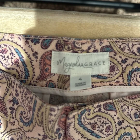 Magnolia Grace linen shorts size 4 - Picture 3 of 3